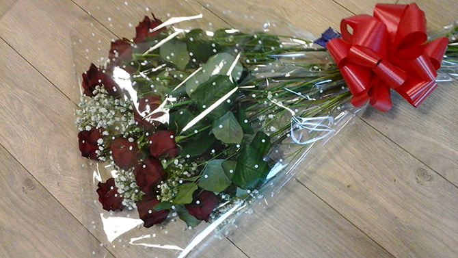 Red roses anniversary presentation bouquets florist Bristol APB4